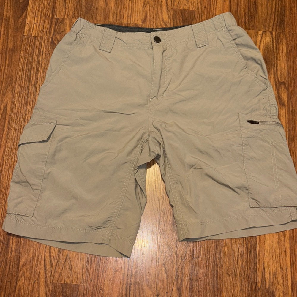 Columbia men’s silver ridge shorts